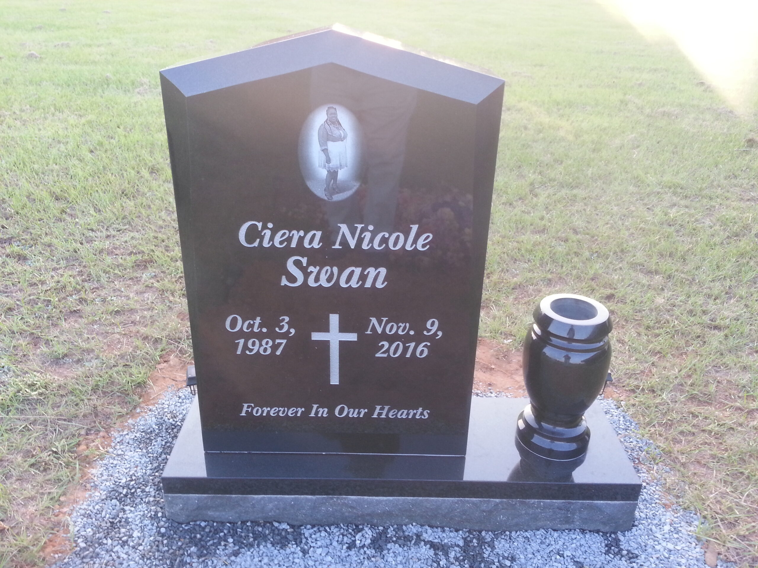 20170908_193610 black marble monument with vase and engraved photo