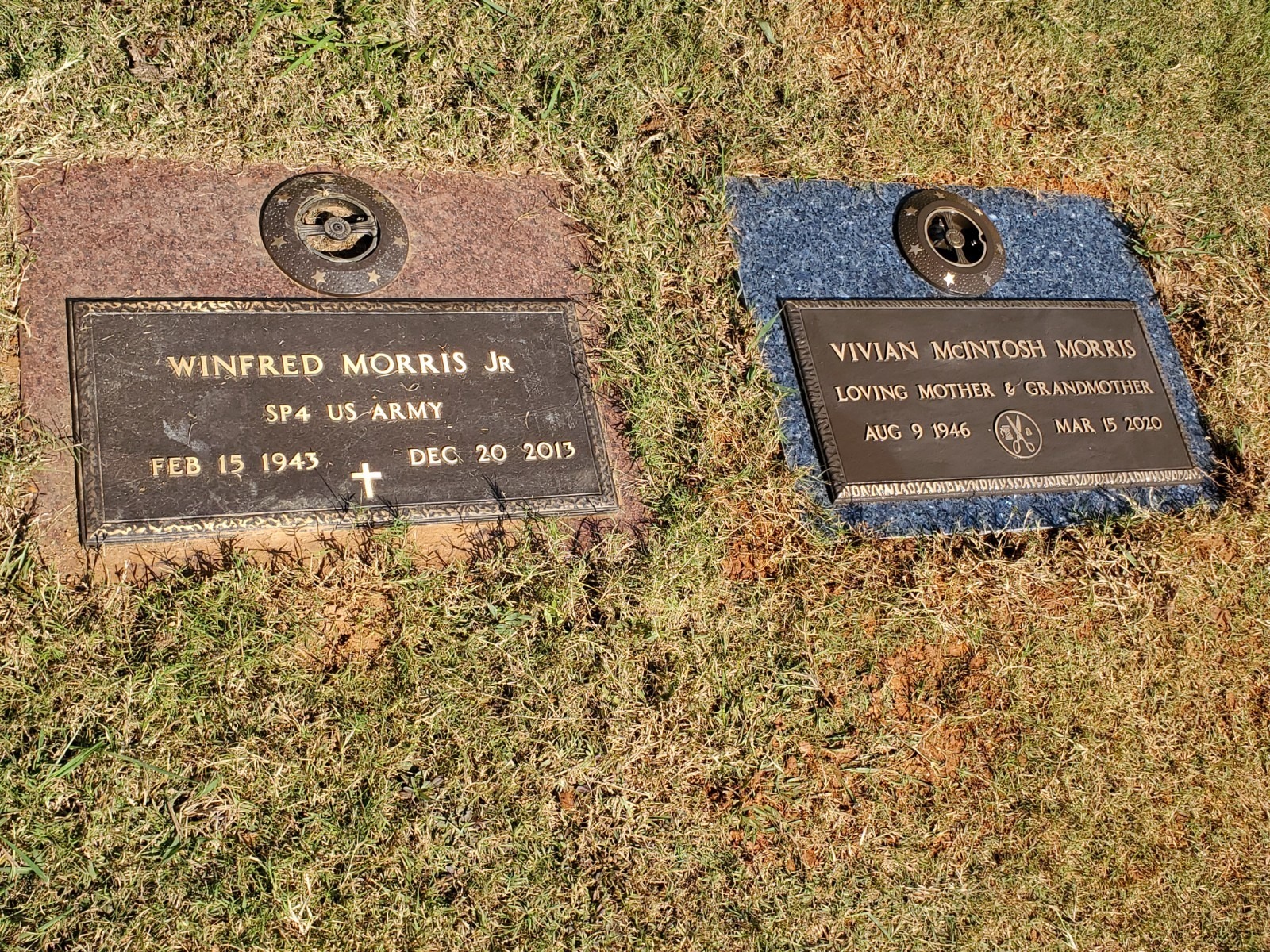 20201007_113211 two bronze memorials for husband and wife